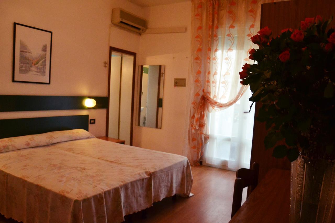 Hotel Rex Lido di Jesolo Exteriör bild